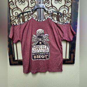 Women’s boutique burgandy/cheetah print cold shoulder top